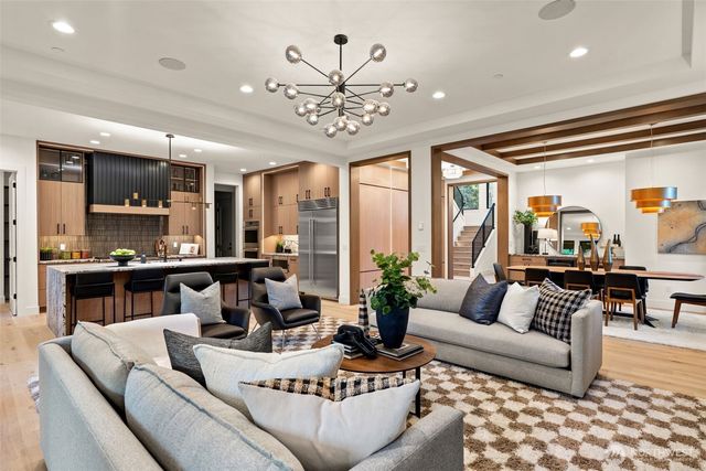 15019 SE 16th Street, Bellevue, WA 98007
