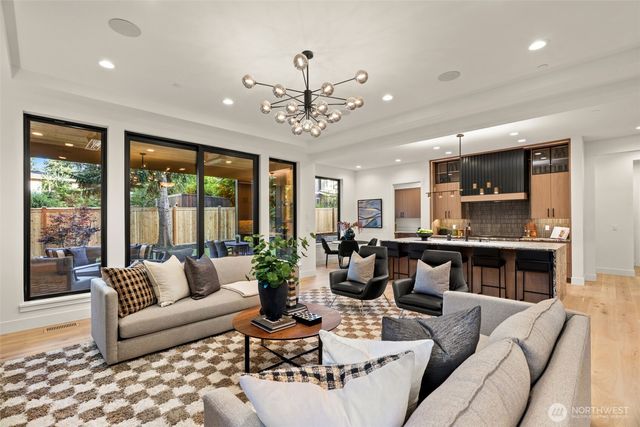 15019 SE 16th Street, Bellevue, WA 98007