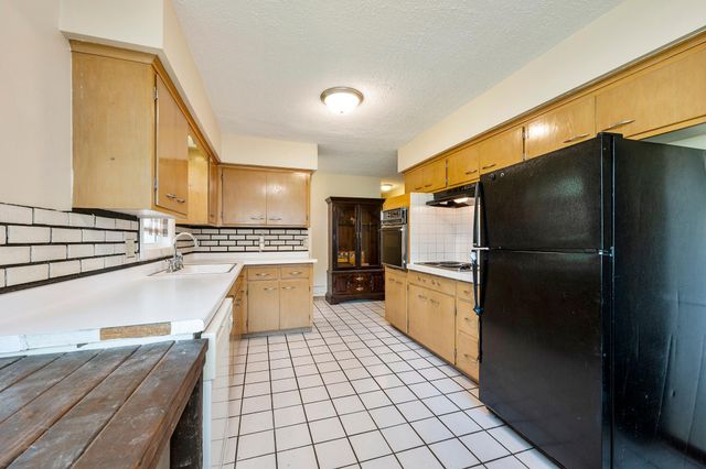 9330 Flintwood Street NW, Coon Rapids, MN 55433