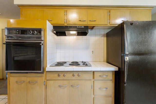 9330 Flintwood Street NW, Coon Rapids, MN 55433