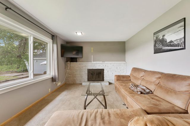 9330 Flintwood Street NW, Coon Rapids, MN 55433