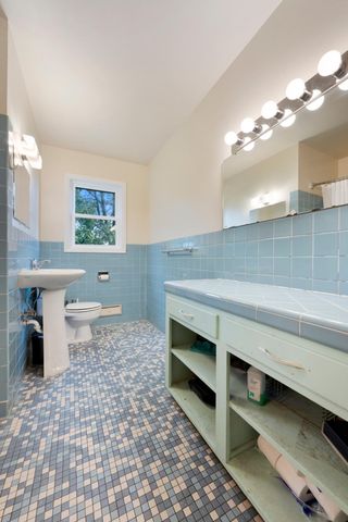 9330 Flintwood Street NW, Coon Rapids, MN 55433