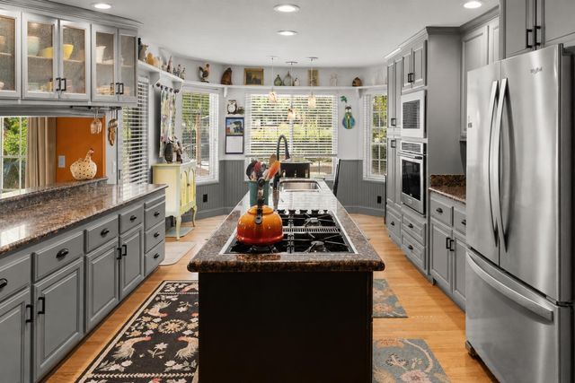 10640 Sunrise Ridge Cir, Auburn, CA 95603