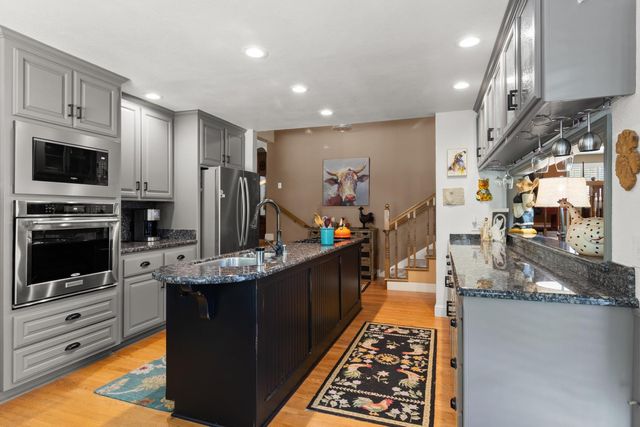 10640 Sunrise Ridge Cir, Auburn, CA 95603
