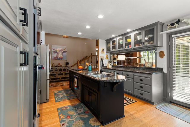 10640 Sunrise Ridge Cir, Auburn, CA 95603