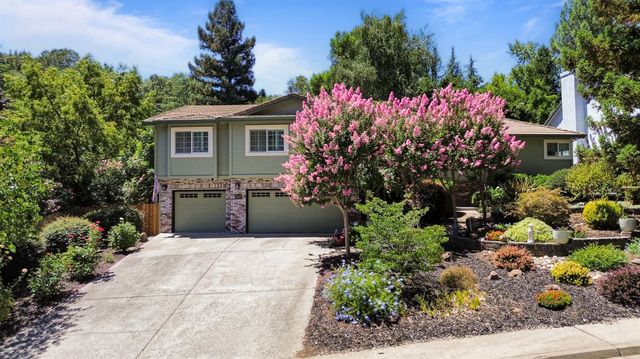 10640 Sunrise Ridge Cir, Auburn, CA 95603