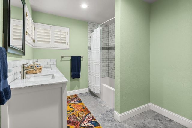 10640 Sunrise Ridge Cir, Auburn, CA 95603