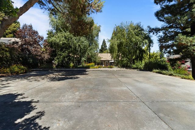 10640 Sunrise Ridge Cir, Auburn, CA 95603