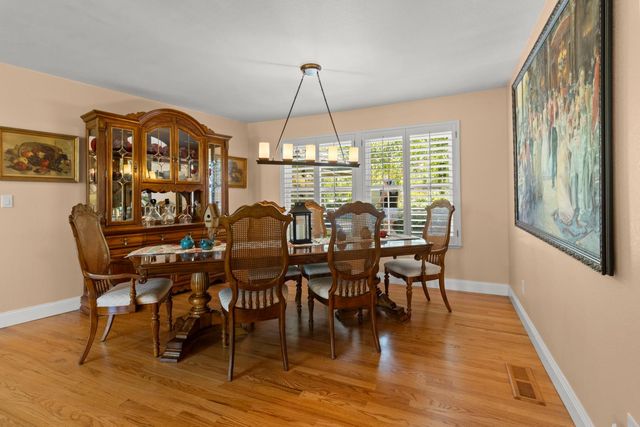 10640 Sunrise Ridge Cir, Auburn, CA 95603