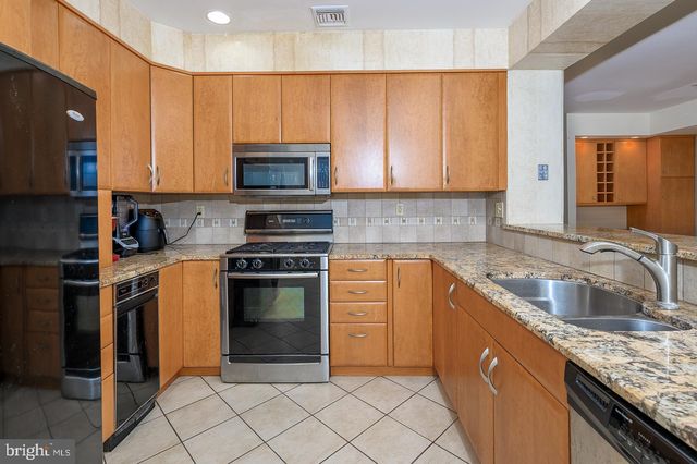 28 STONEBRIDGE LA, Princeton, NJ 08540
