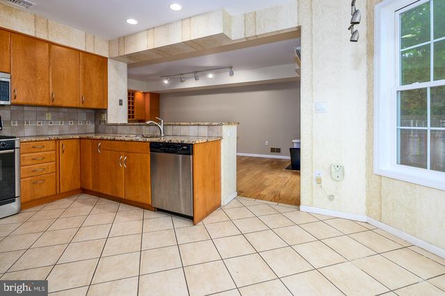 28 STONEBRIDGE LA, Princeton, NJ 08540