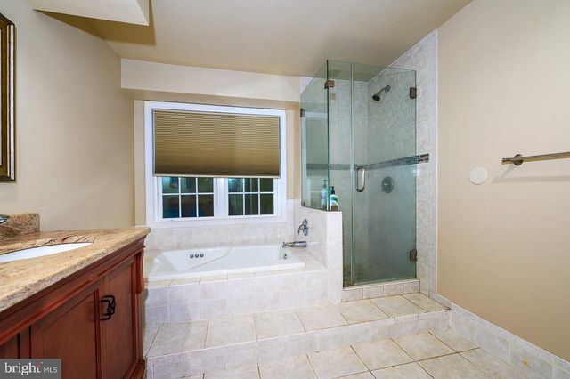 28 STONEBRIDGE LA, Princeton, NJ 08540
