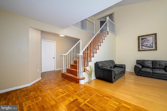 28 STONEBRIDGE LA, Princeton, NJ 08540
