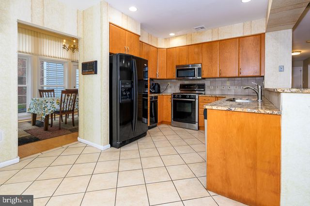 28 STONEBRIDGE LA, Princeton, NJ 08540
