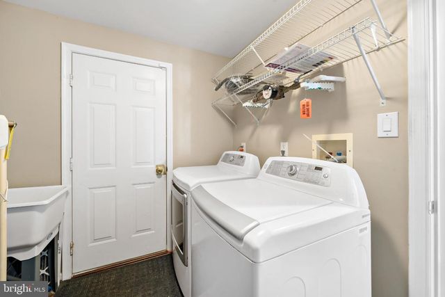 2 WATSON DR, Mount Laurel, NJ 08054