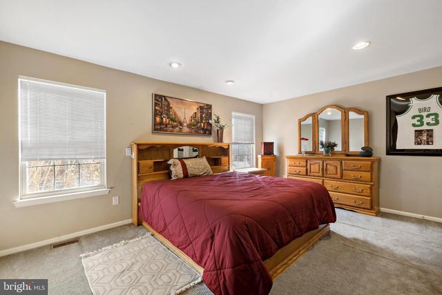 2 WATSON DR, Mount Laurel, NJ 08054