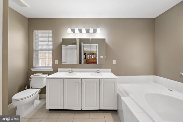 2 WATSON DR, Mount Laurel, NJ 08054