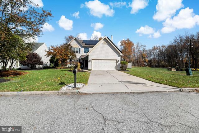 2 WATSON DR, Mount Laurel, NJ 08054