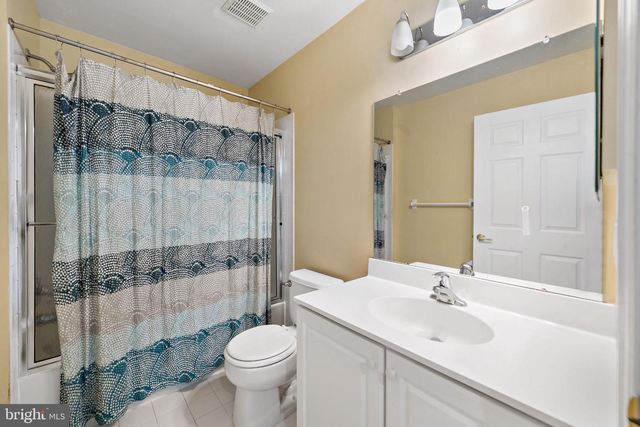 2 WATSON DR, Mount Laurel, NJ 08054