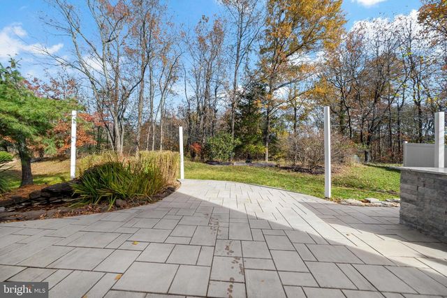 2 WATSON DR, Mount Laurel, NJ 08054