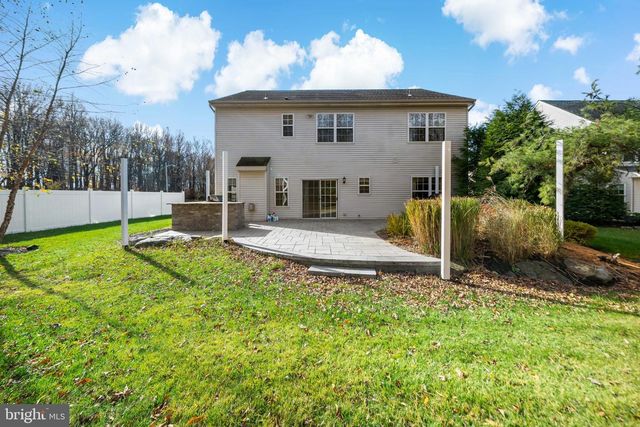 2 WATSON DR, Mount Laurel, NJ 08054