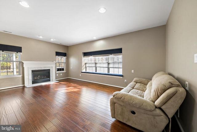 2 WATSON DR, Mount Laurel, NJ 08054