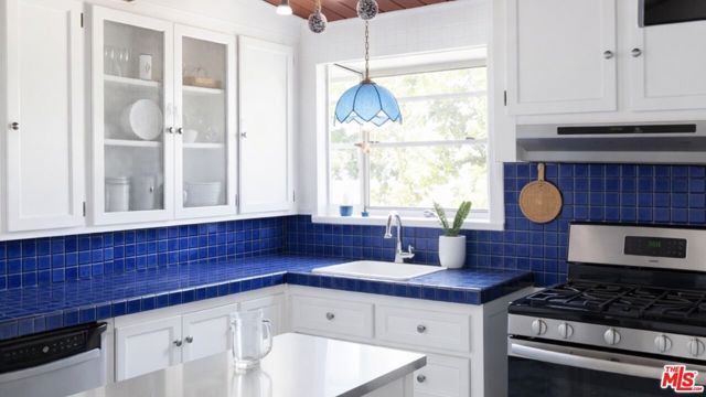 8118 Ranchito Avenue, Panorama City (los Angeles), CA 91402