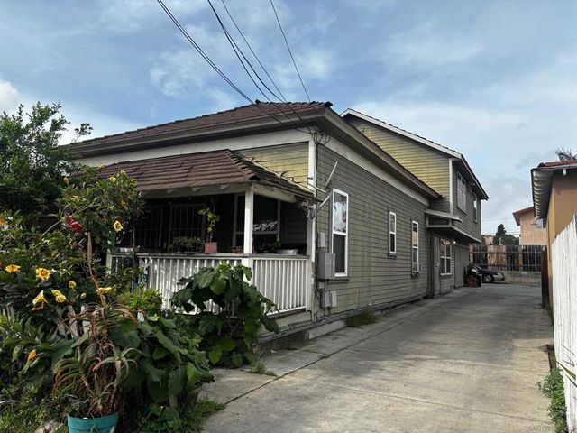 534 S Gregory S, San Diego, CA 92113