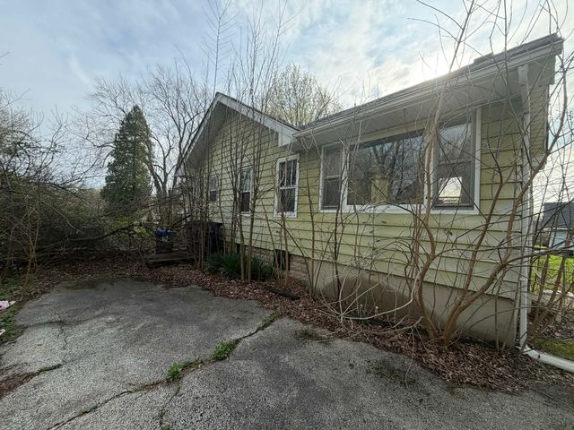 10802 W York House Road, Beach Park, IL 60087