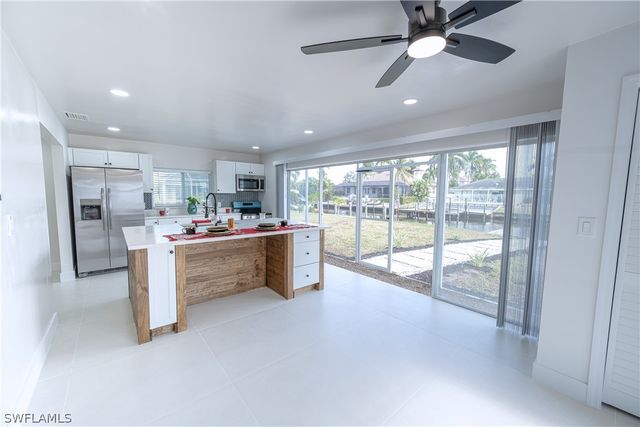 5617 Coronado CT, Cape Coral, FL 33904