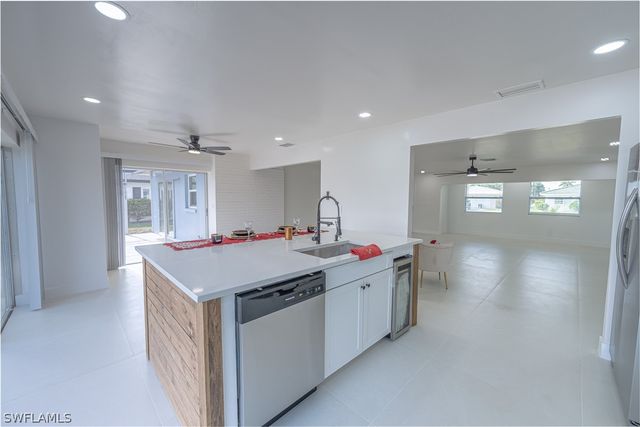 5617 Coronado CT, Cape Coral, FL 33904