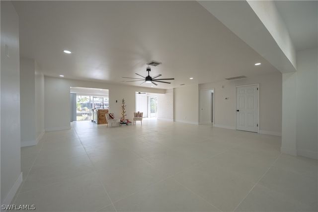 5617 Coronado CT, Cape Coral, FL 33904