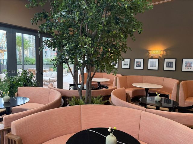 11 NE 6th St 802, Miami, FL 33132