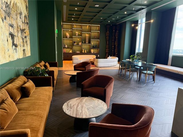 11 NE 6th St 802, Miami, FL 33132