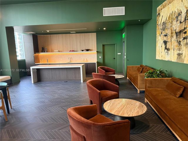 11 NE 6th St 802, Miami, FL 33132