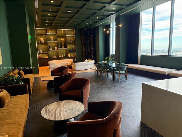 11 NE 6th St 802, Miami, FL 33132