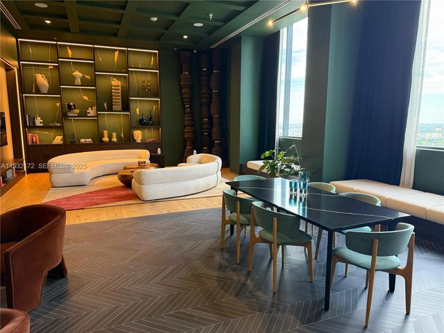 11 NE 6th St 802, Miami, FL 33132