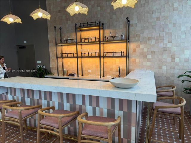 11 NE 6th St 802, Miami, FL 33132