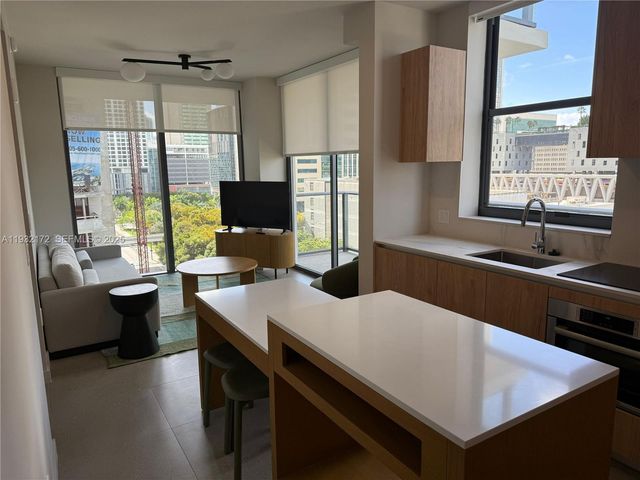 11 NE 6th St 802, Miami, FL 33132