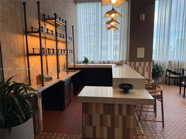 11 NE 6th St 802, Miami, FL 33132