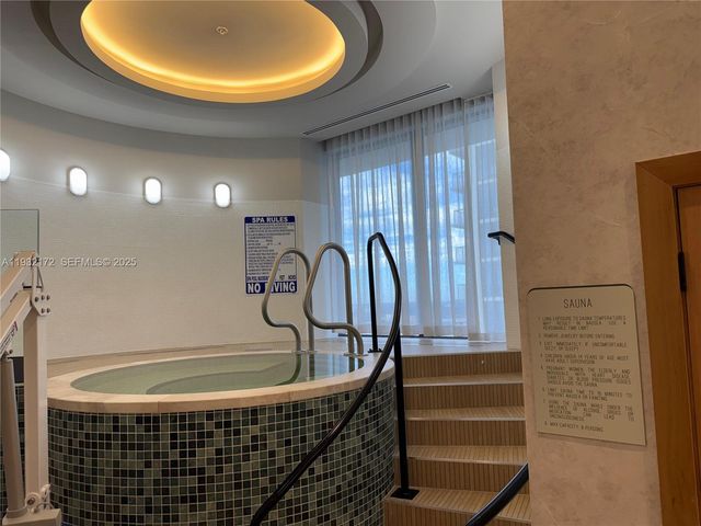 11 NE 6th St 802, Miami, FL 33132