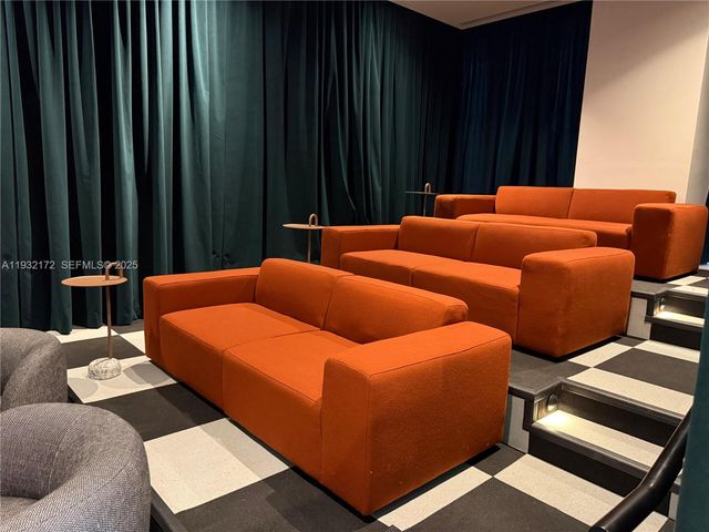 11 NE 6th St 802, Miami, FL 33132