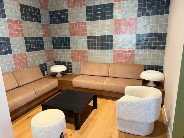 11 NE 6th St 802, Miami, FL 33132