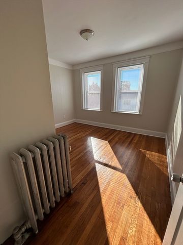 146 Nichols St 6, Everett, MA 02149