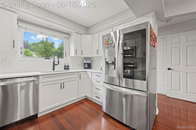 2511 Coral Drive, Troy, MI 48085