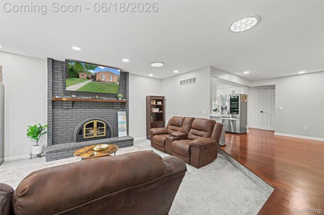 2511 Coral Drive, Troy, MI 48085