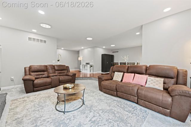 2511 Coral Drive, Troy, MI 48085