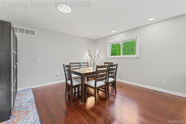 2511 Coral Drive, Troy, MI 48085