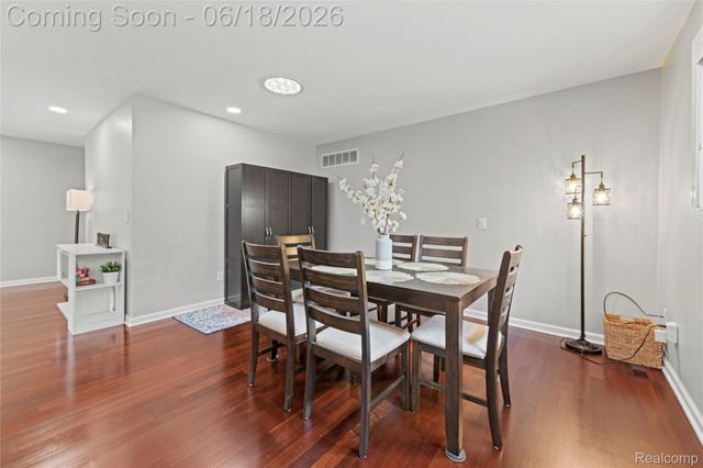 2511 Coral Drive, Troy, MI 48085