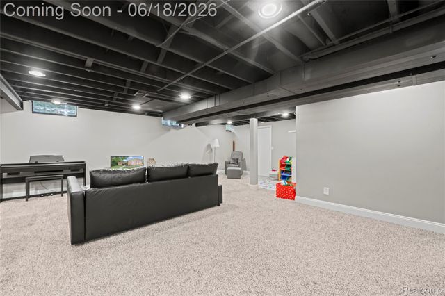 2511 Coral Drive, Troy, MI 48085
